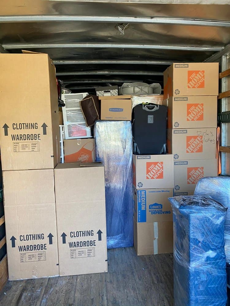 AG moving service image 1