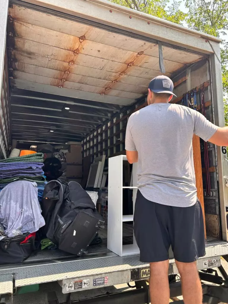 𝗕𝗼𝗿𝗻 𝘁𝗼 𝗺𝗼𝘃𝗲 Movers 𝗖𝗵𝗶𝗰𝗮𝗴𝗼 image 1