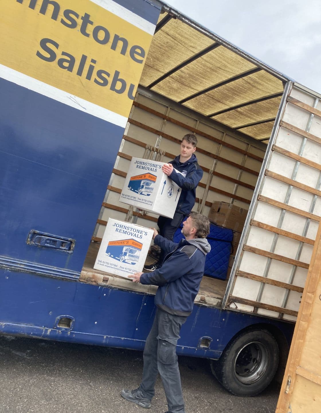 Johnstone's Removals and Storage image 4