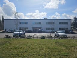 Lincoln Moving & Storage logo