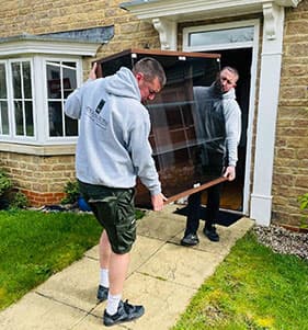 Millingtons Removals and Storage image 2