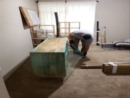 Miracle Man Movers logo