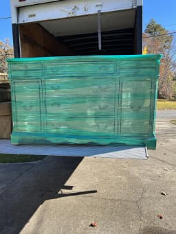 On The Go Professional Movers logo