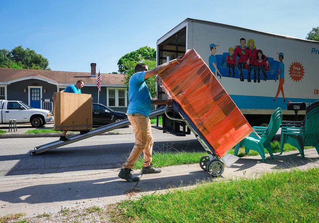 Premier Movers 4 Less image 2