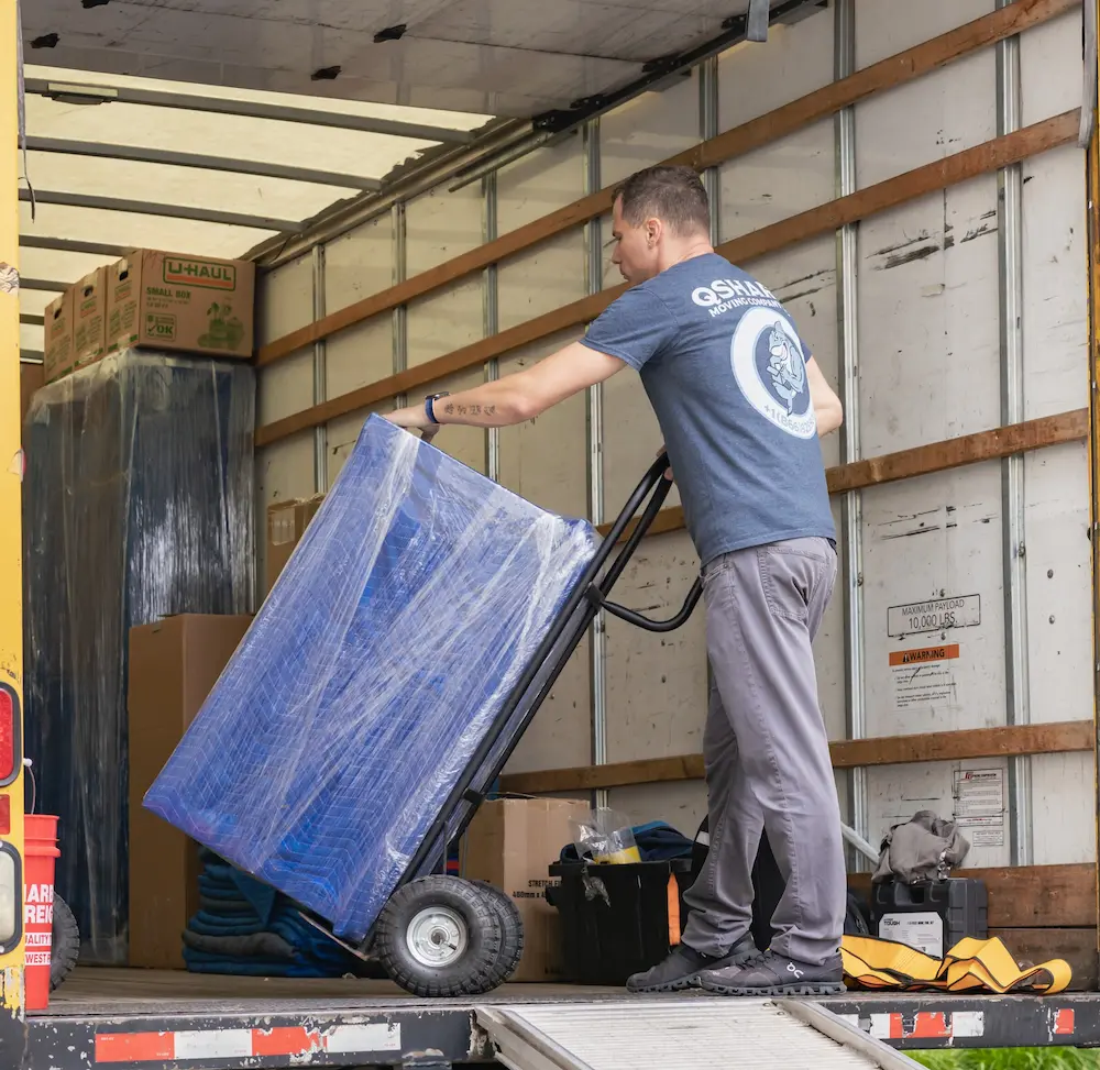Qshark Moving Company image 2