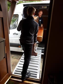 Smart Removals logo
