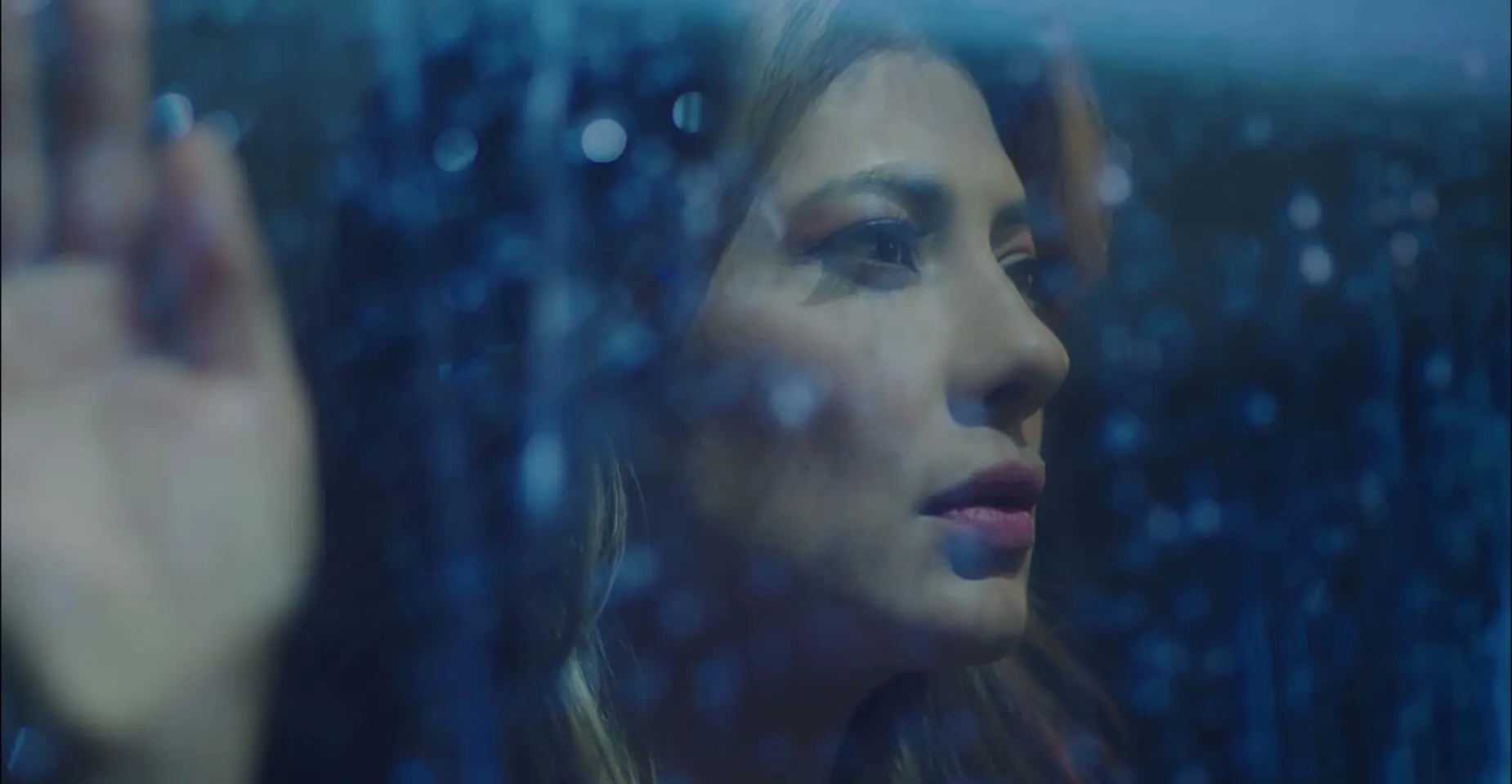 SOS Moving image 3
