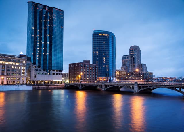 University Moving and Storage image 1